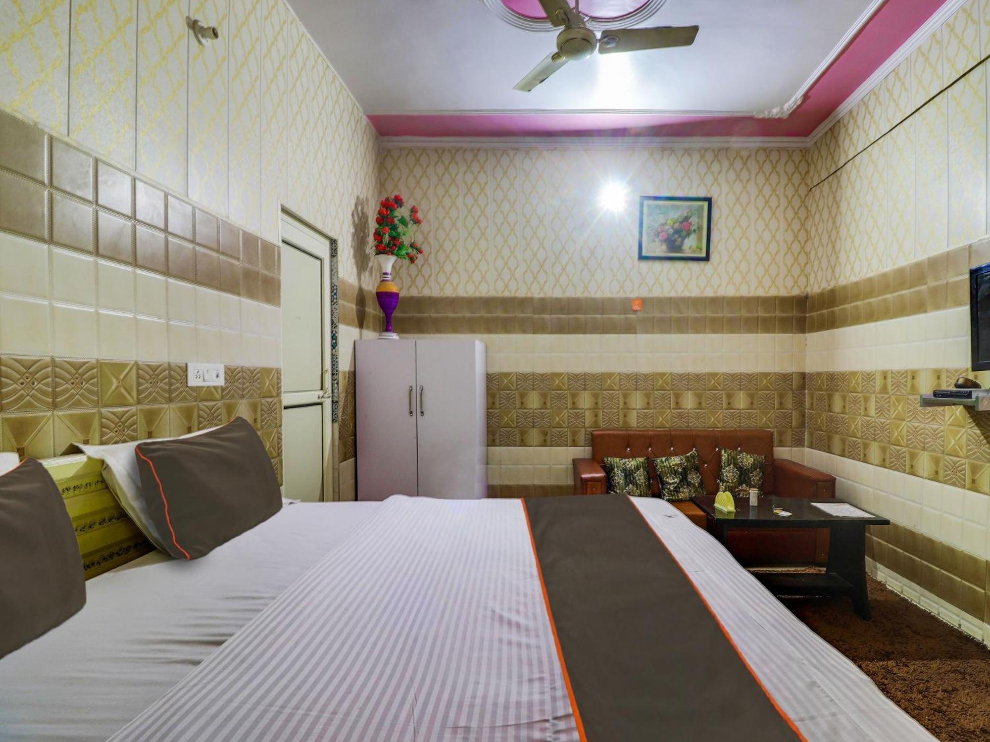 Готель Collection O Paradise And Restaurant Kashipur Екстер'єр фото
